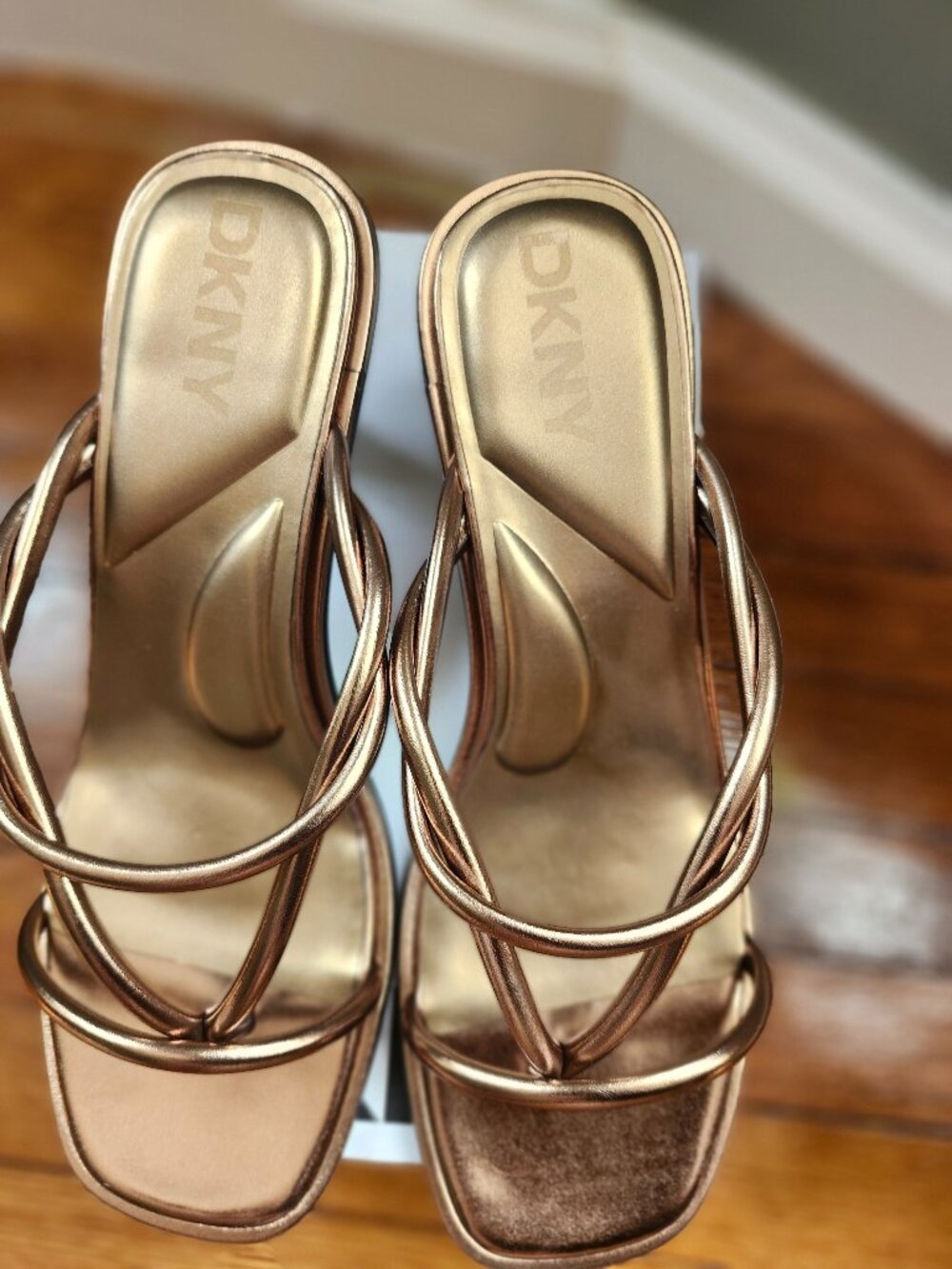 DKNY Rabun Flip Flop (Women)